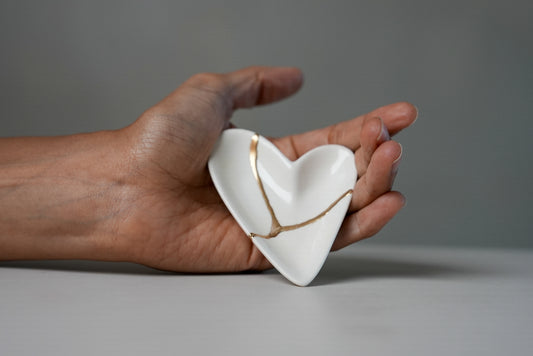 Kintsugi White Heart Ring Dish