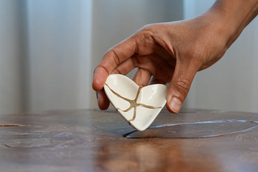 Kintsugi White Heart Ring Dish